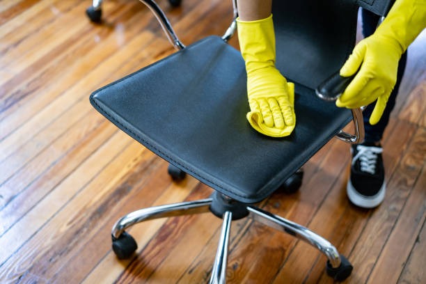 Imageye Imgi 47 Unrecognizable Person Cleaning An Office Chair